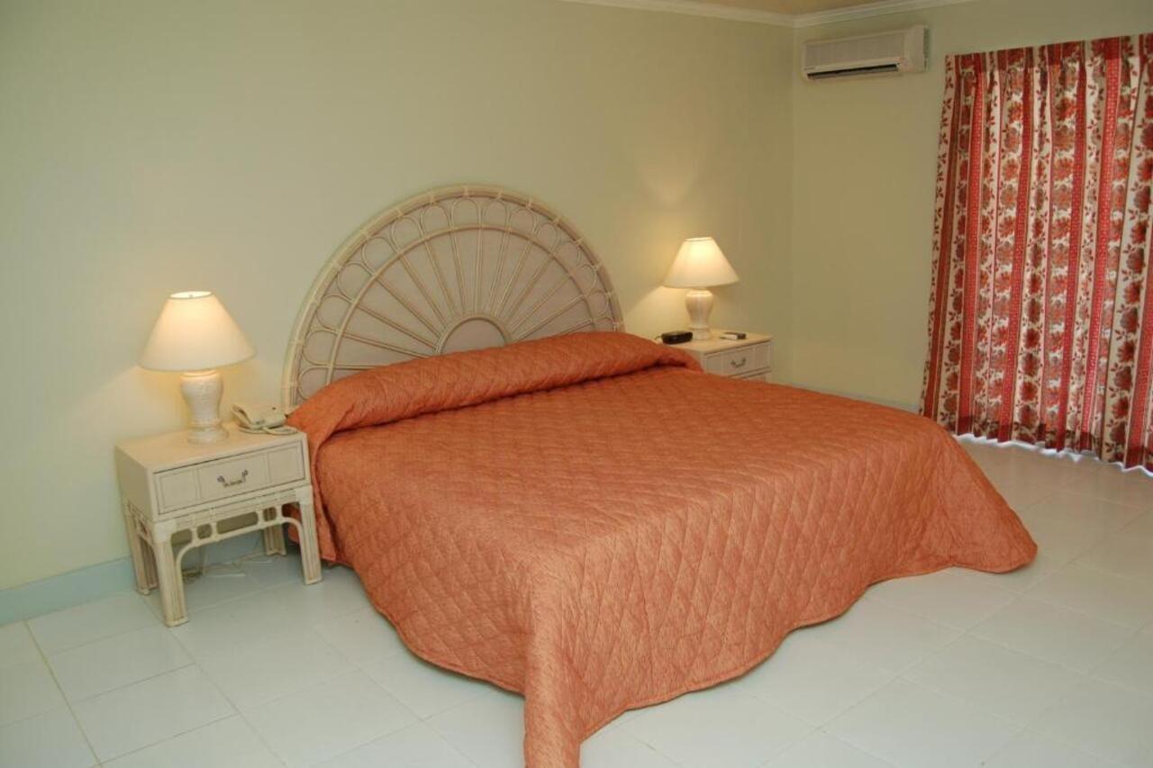 Sunbay Hotel Крайст-Черч Экстерьер фото